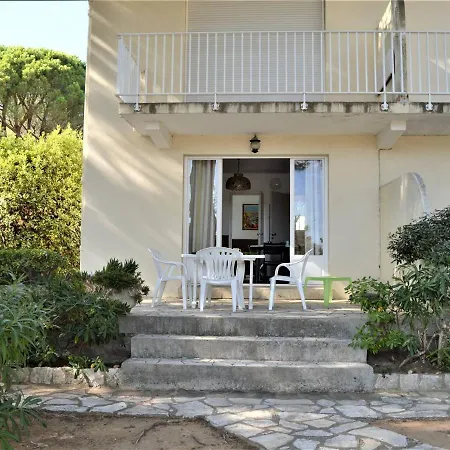 T2 Pour 4 Personnes, Proche Et Commerces, Jardin Prive, Parking, Animaux Acceptes - Fr-1-226b-111 Apartamento *
