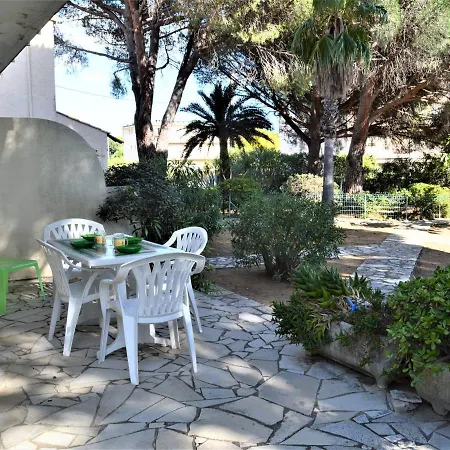T2 Pour 4 Personnes, Proche Et Commerces, Jardin Prive, Parking, Animaux Acceptes - Fr-1-226b-111 * Cavalaire-sur-Mer