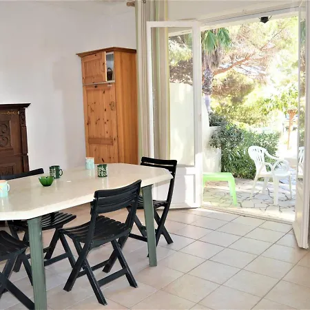 T2 Pour 4 Personnes, Proche Et Commerces, Jardin Prive, Parking, Animaux Acceptes - Fr-1-226b-111 *